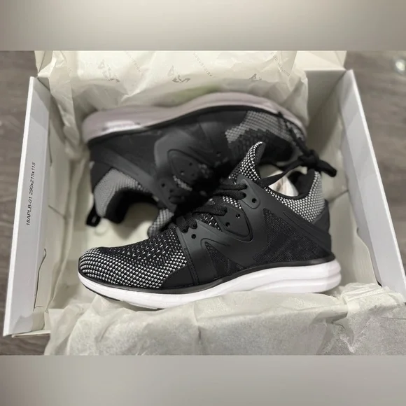 NWT-In Box APL Women's Ascend Sneakers - Picture 6 of 8